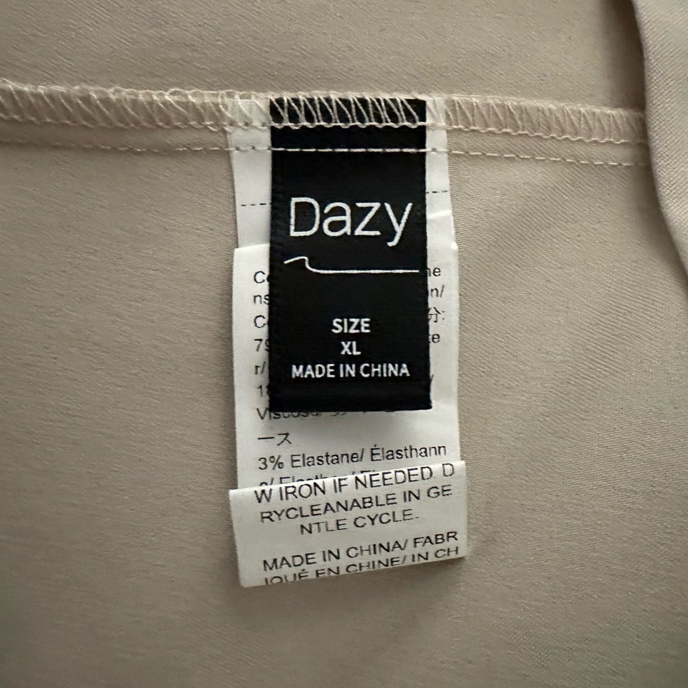 ✨ Dazy Beige Cropped Blazer XL Neutral Chic Short Sleeve Tailored Layer✨ - Picture 6 of 6